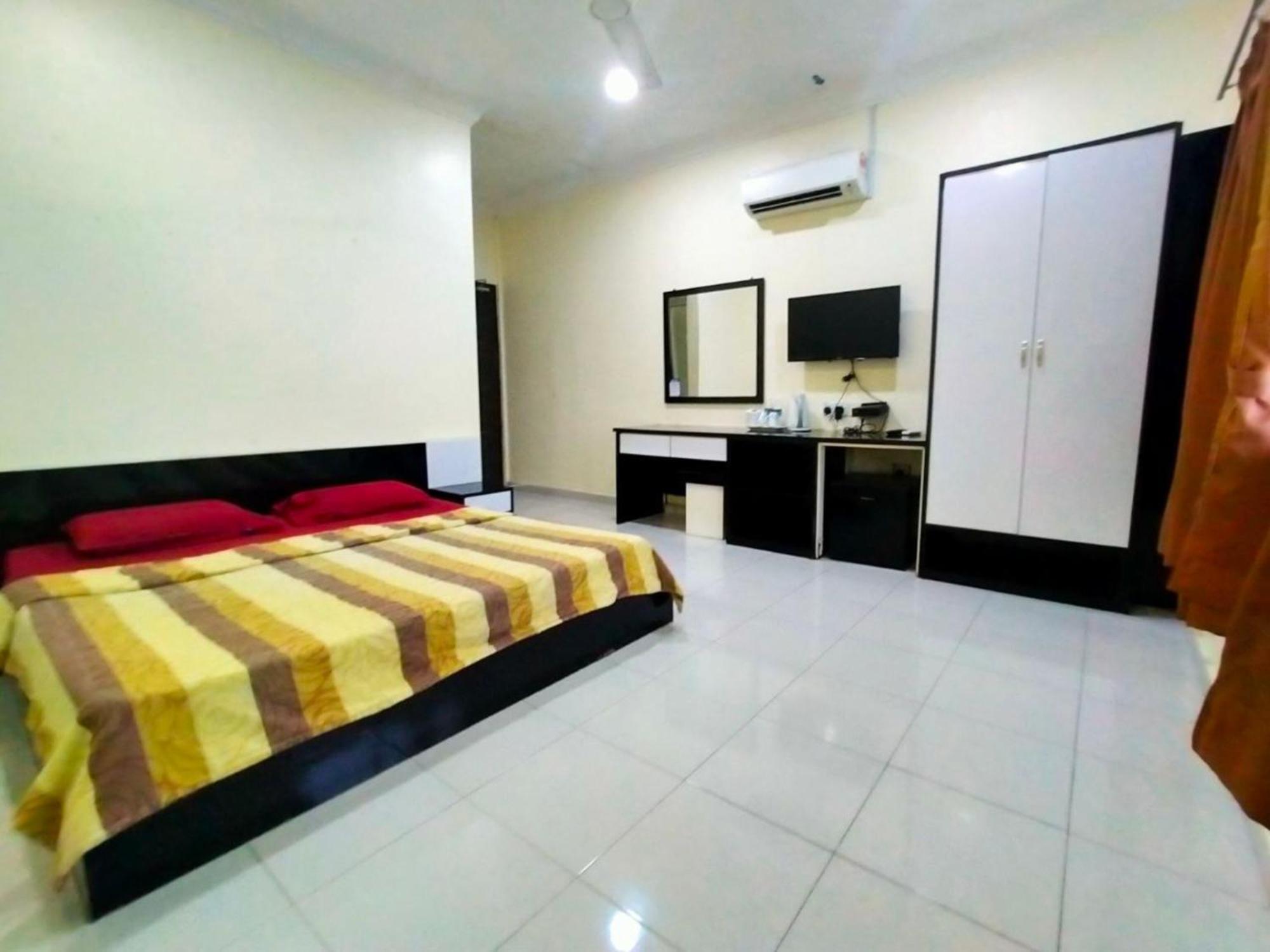Capital O 91118 Chalet Seri Idaman Bayan Lepas Exterior foto