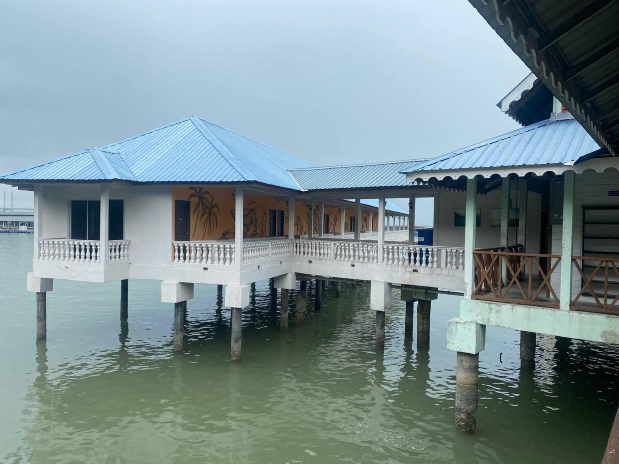 Capital O 91118 Chalet Seri Idaman Bayan Lepas Exterior foto
